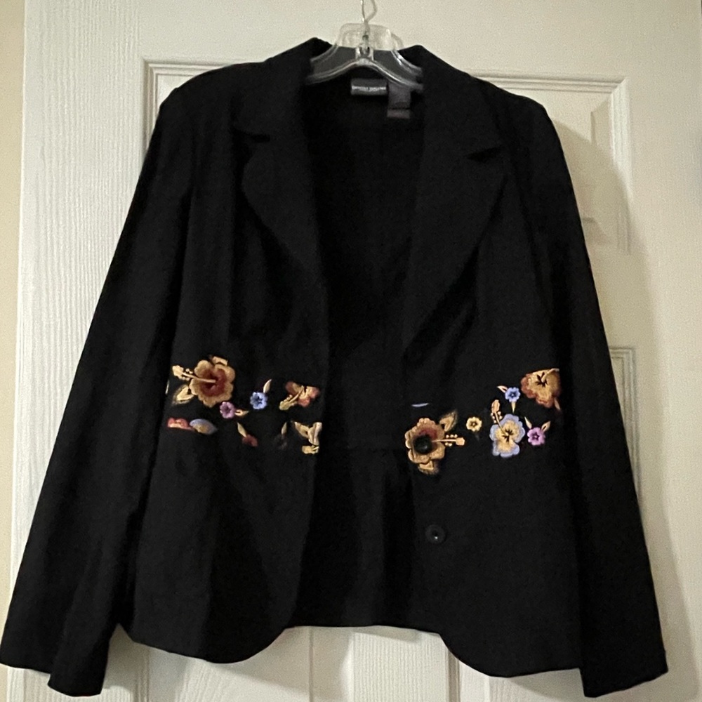 Bisou Bisou Black Blazer with Floral Embroidery